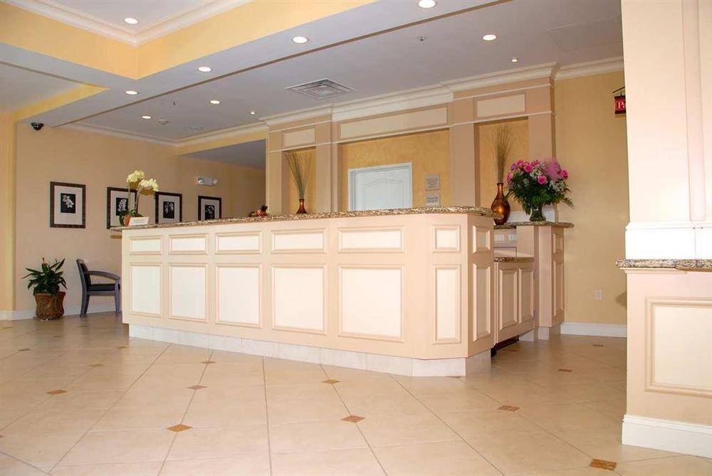 Hilton Garden Inn Riverhead  Beltér fotó