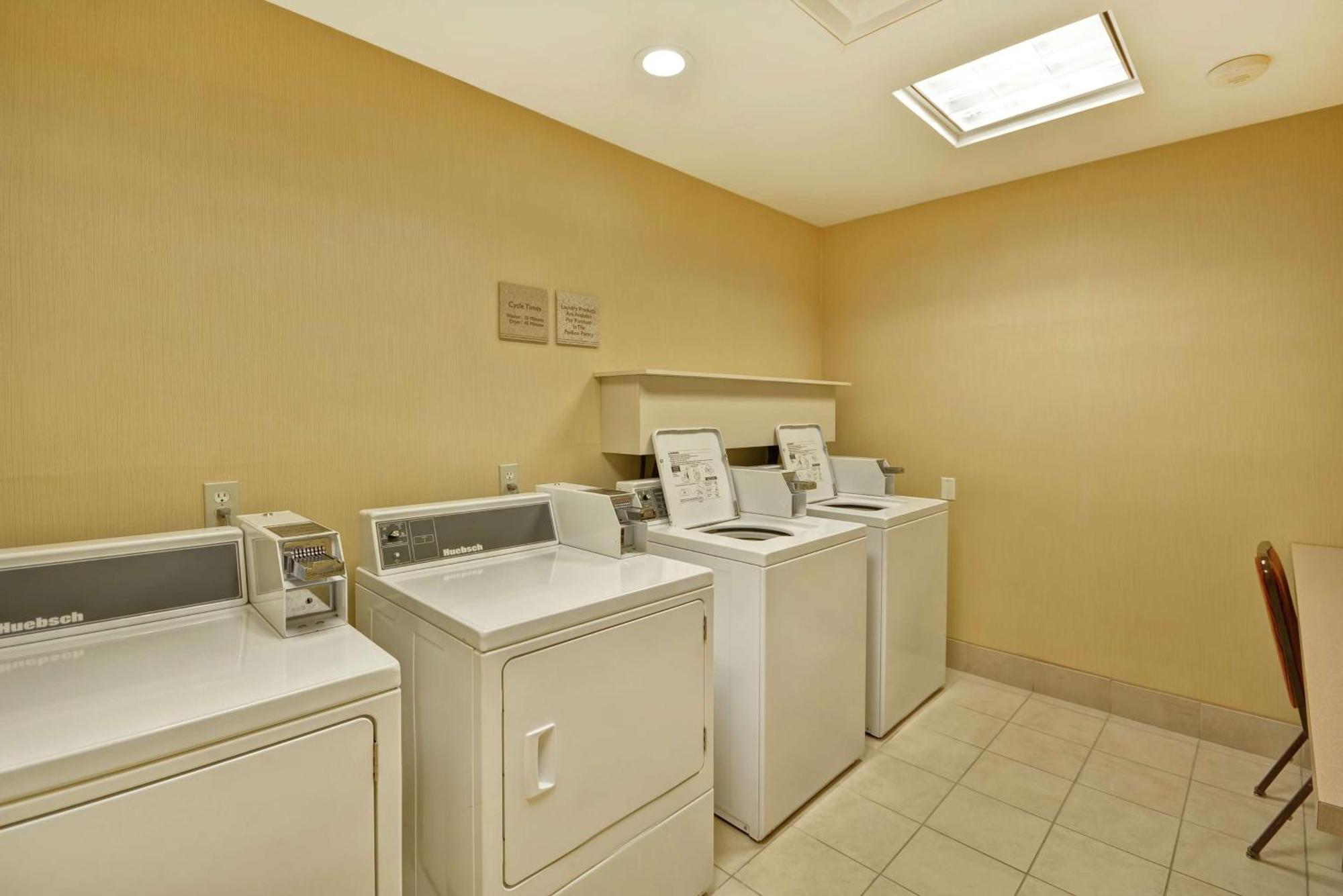 Hilton Garden Inn Riverhead  Kültér fotó