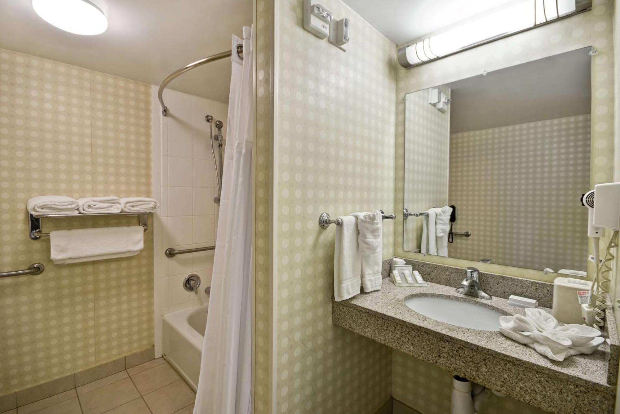 Hilton Garden Inn Riverhead  Kültér fotó